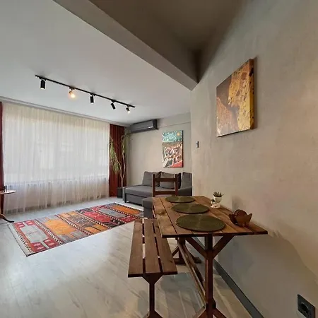 & Cosy Flat For 4 Person Апартаменты Стамбул